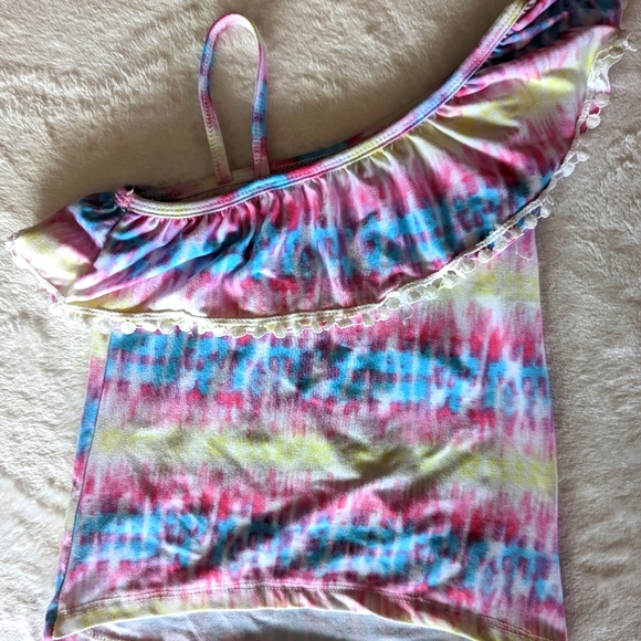 One step up shirt and shorts bundle 5T - Picture 4 of 6